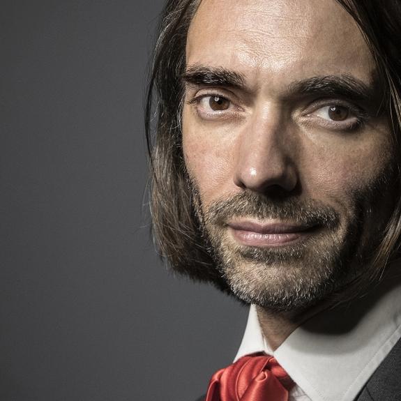 découvrez comment cédric villani façonne la direction de l'intelligence artificielle en france, ses visions innovantes et son impact sur les politiques publiques et la recherche.