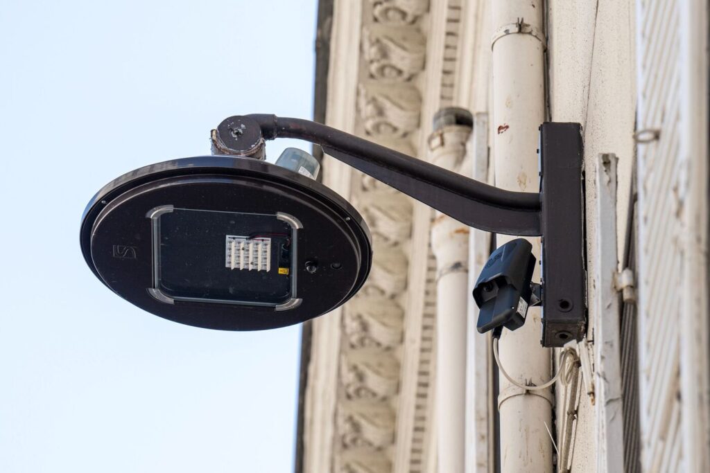 découvrez comment l'intelligence artificielle révolutionne la recherche de parking en rendant la localisation plus rapide et efficace.