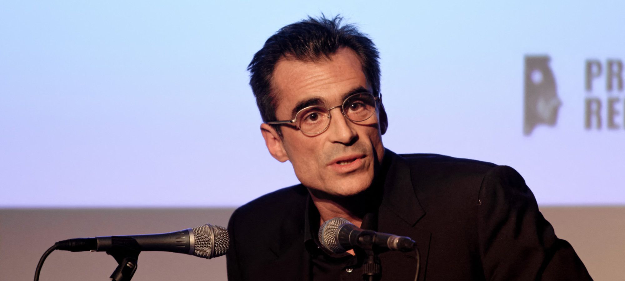 découvrez les explications claires de raphaël enthoven sur l'intelligence artificielle, ses enjeux et son impact sur notre société.