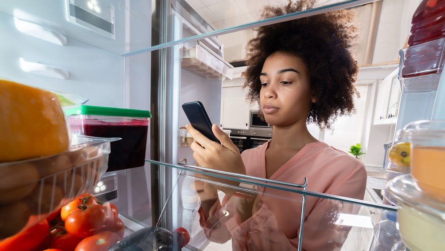 découvrez comment l'intelligence artificielle révolutionne la réduction du gaspillage alimentaire en optimisant la gestion des ressources et en préservant l'environnement.