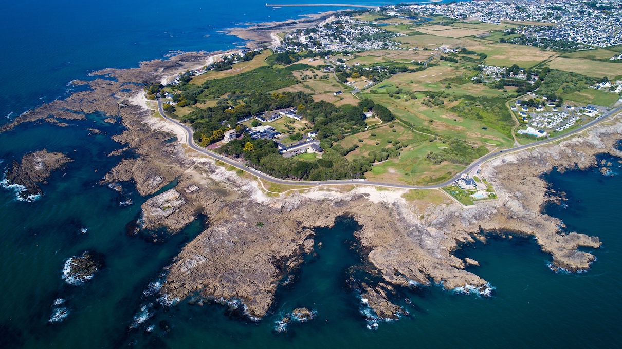 découvrez comment l'intelligence artificielle révolutionne le secteur du tourisme en loire-atlantique, offrant des expériences personnalisées et innovantes aux visiteurs.